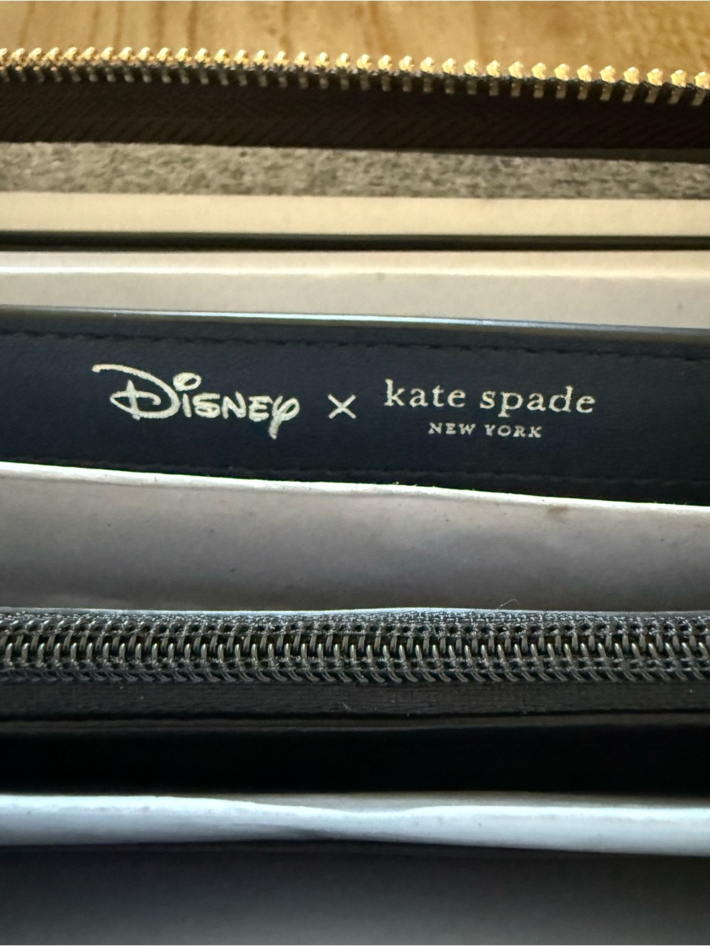 NWT Disney x Kate Spade 101 Dalmatians Continental Wallet K8240 Retired - Picture 4 of 5